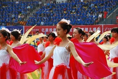 宜宾这所学校,就业率竟稳定在95%以上,平均收入4900!你在等什么?