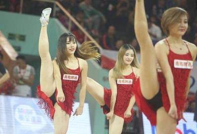 CBA篮球宝贝最爱的高踢腿，体育与舞蹈的精彩融合